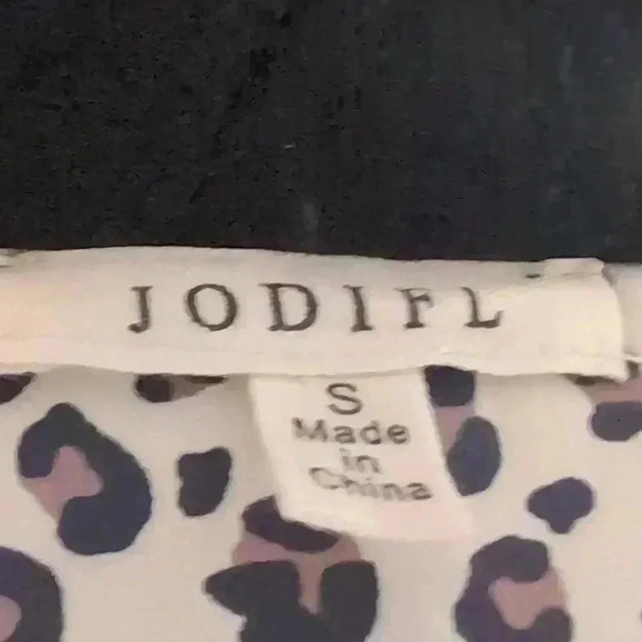 Reversible quilted jacket - Picture 9 of 13